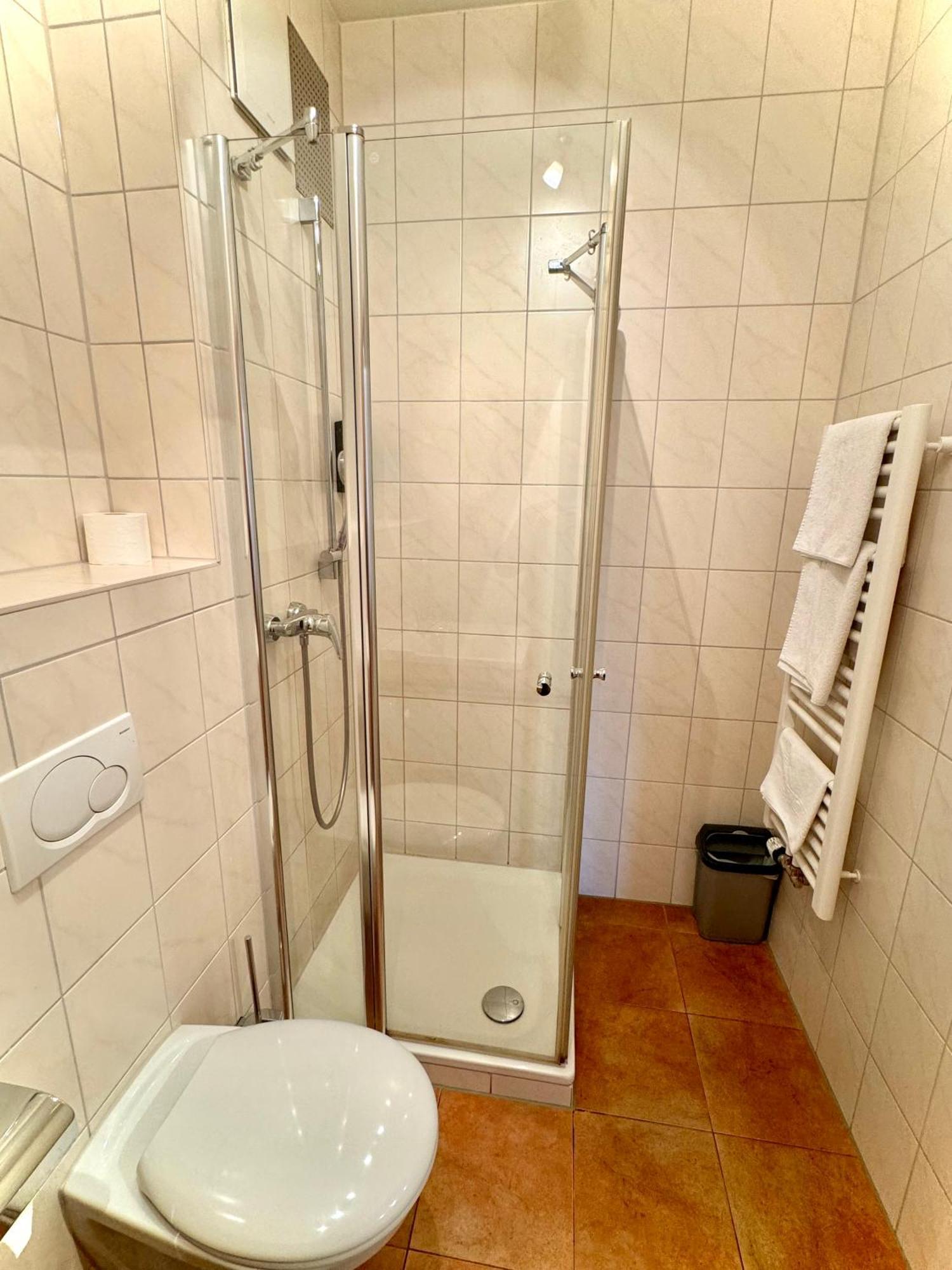 דגנדורף Landgasthof Hotel Zwickl מראה חיצוני תמונה