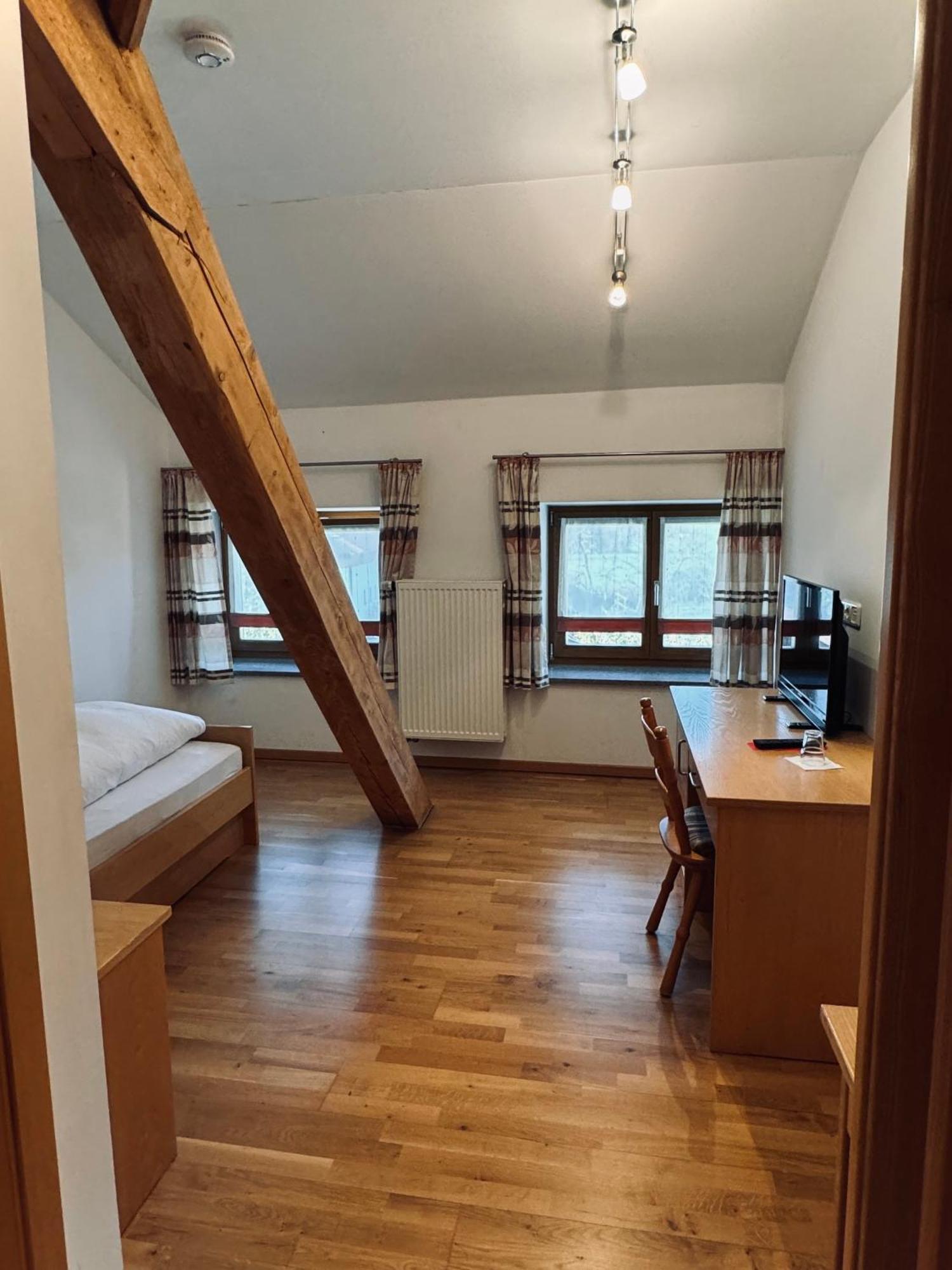 דגנדורף Landgasthof Hotel Zwickl מראה חיצוני תמונה